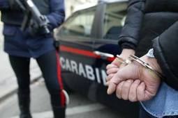 AFRICO: ARRESTATI PER COLTIVAZIONE DI SOSTANZE STUPEFACENTI TRE UOMINI - 