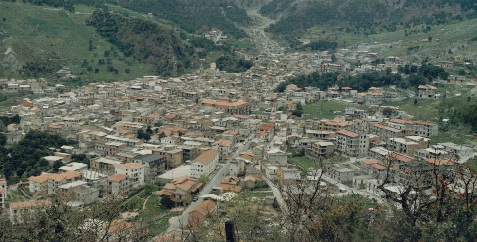 Platì: Potevano produrre quasi 17.000 dosi al giorno di marjuana. Indagati 4 giovani - 