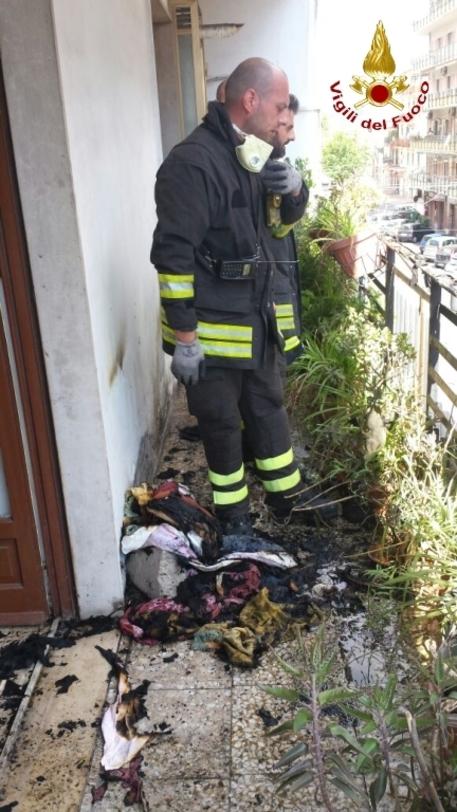 Incendio in casa, gravemente ustionata anziana - 