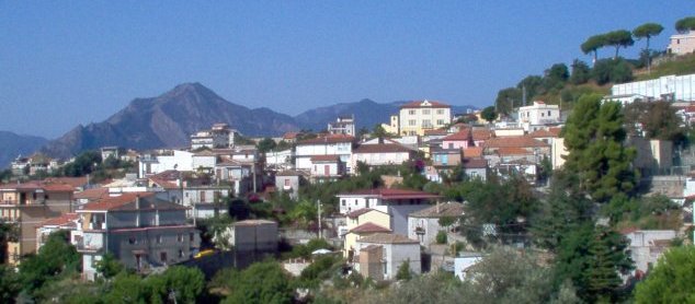 PARROCO AGGREDITO A CARAFFA DEL BIANCO: IL CONSIGLIO PASTORALE ESPRIME DISPIACERE - 