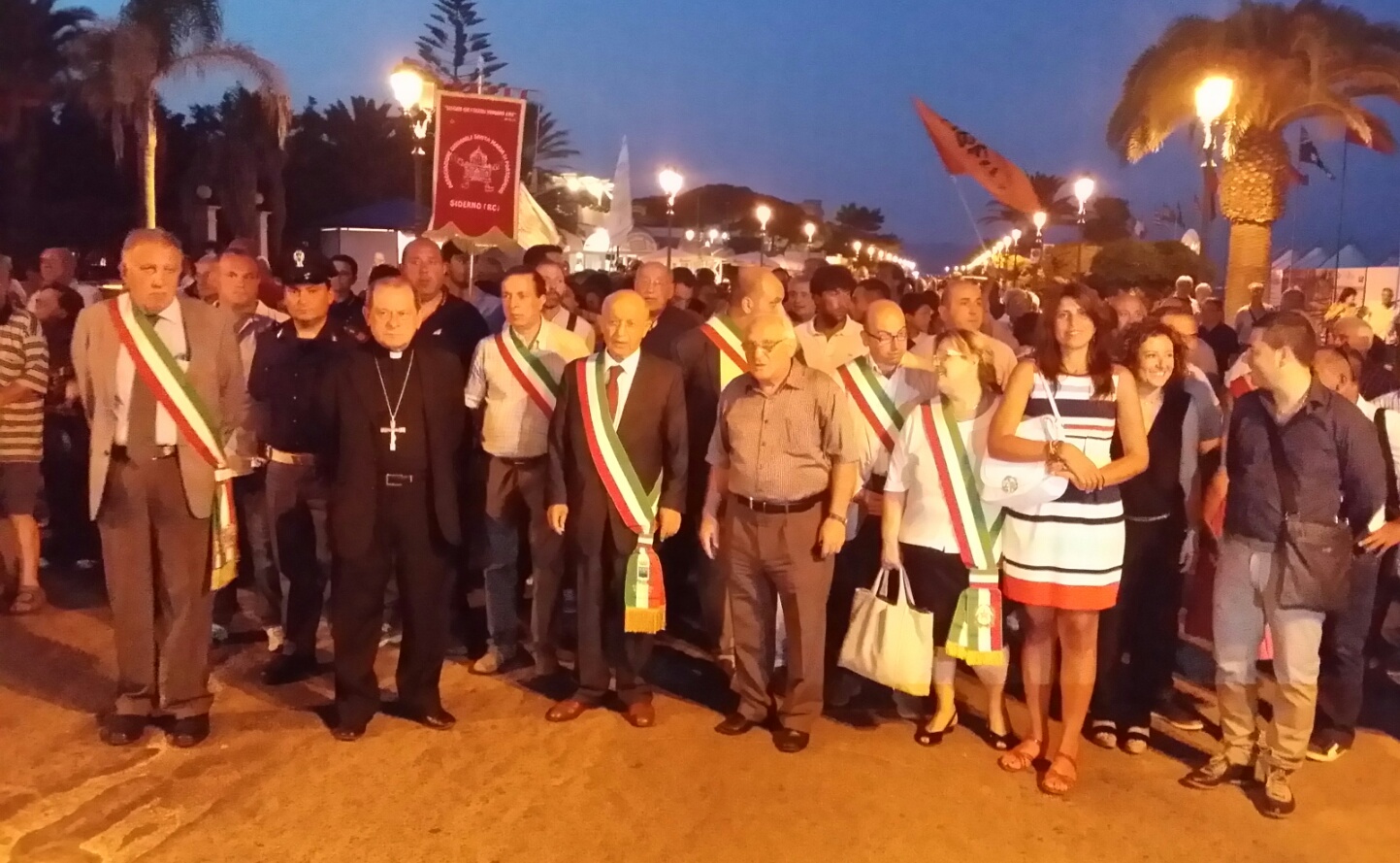 Lido UILDM: corteo voluto da Monsignor Oliva e Pietro Fuda insieme in prima linea - 