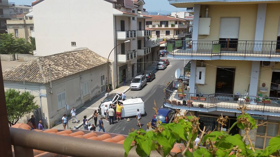 Siderno: nuovo incidente stradale in pieno centro - 