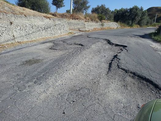 SIDERNO (RC): LA PROVINCIA SI INTERESSI DELLA STRADA CHE PORTA A SIDERNO SUPERIORE - 