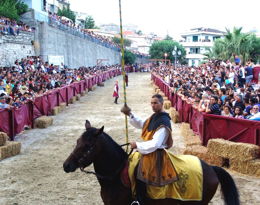 Stilo: Ecco i dettagli e le novità della XIX edizione del Palio di Ribusa. Festival del Rinascimento della Calabria    - 