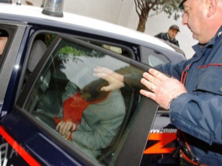 Stalking: perseguita ex fidanzata, arrestato dai carabinieri - 