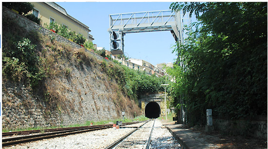 SCONTRO TRA DUE MOTOCARRELLI: FERITI 6 OPERAI DELLE FERROVIE DELLO STATO - 