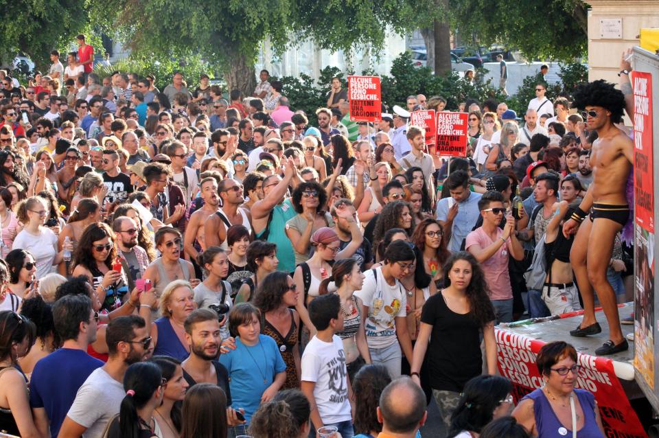 REGGIO CALABRIA: SUCCESSO PER IL GAY PRIDE - 