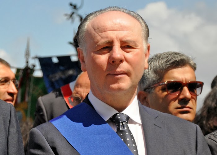 QUERELLE VICEPRESIDENTE COMMISSIONE PARLAMENTARE ANTIMAFIA E SINDACO DI LOCRI, RAFFA SI SCHIERA A FIANCO DI GIOVANNI CALABRESE   - 