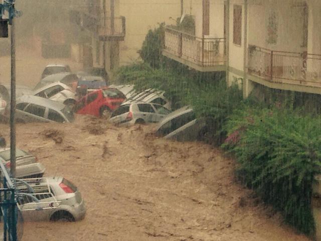 NUBIFRAGIO SULLA COSTA JONICA: ANCHE NELLA LOCRIDE RIMANE LO STATO D'ALLERTA SINO ALLE 20.00 DI DOMANI - 