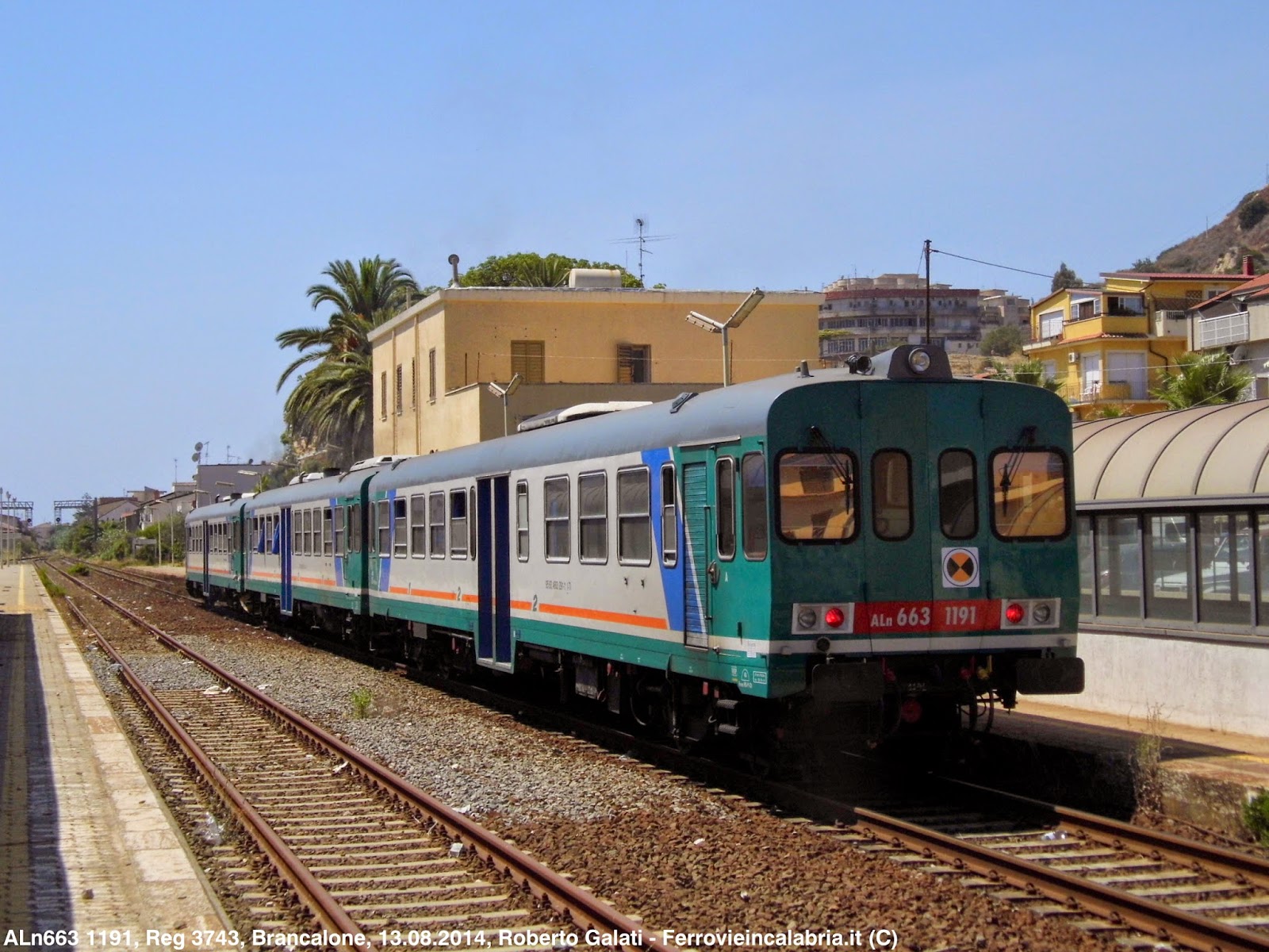 Ferrovie: sassi contro treno Reggio-Roccella J., due feriti. Gesto di uno squilibrato. - 