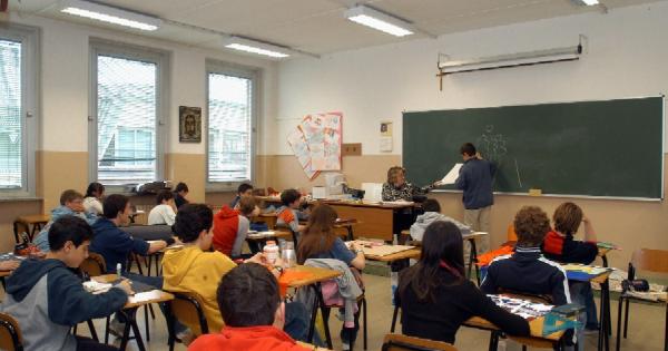 NON MANDAVANO I FIGLI A SCUOLA: DENUNCIATI 25 GENITORI NELLA LOCRIDE - 