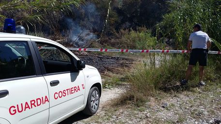 Discarica incendiata, sequestrata area - 