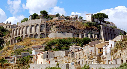 GERACE: EXPO 2015, FIERE NAZIONALI, FESTIVAL DEI BORGHI PIU' BELLI D'ITALIA E PROMOZIONE DELL'IMMAGINE TRA LE PROSSIME ATTIVITA' - 