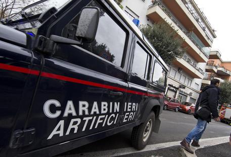 Bomba da mortaio trovata in un'abitazione, fatta brillare - 