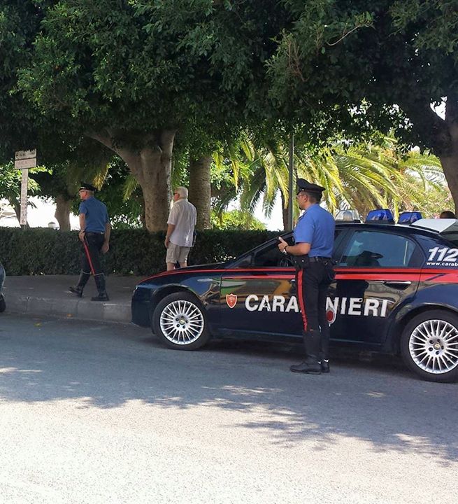 CHIARAVALLE CENTRALE: ESTORSIONE, TRE ARRESTI - 