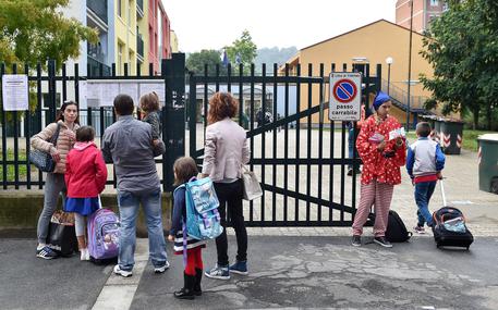 SCUOLA: LA CAMPANELLA E' SUONATA, TUTTI SUI BANCHI! - 