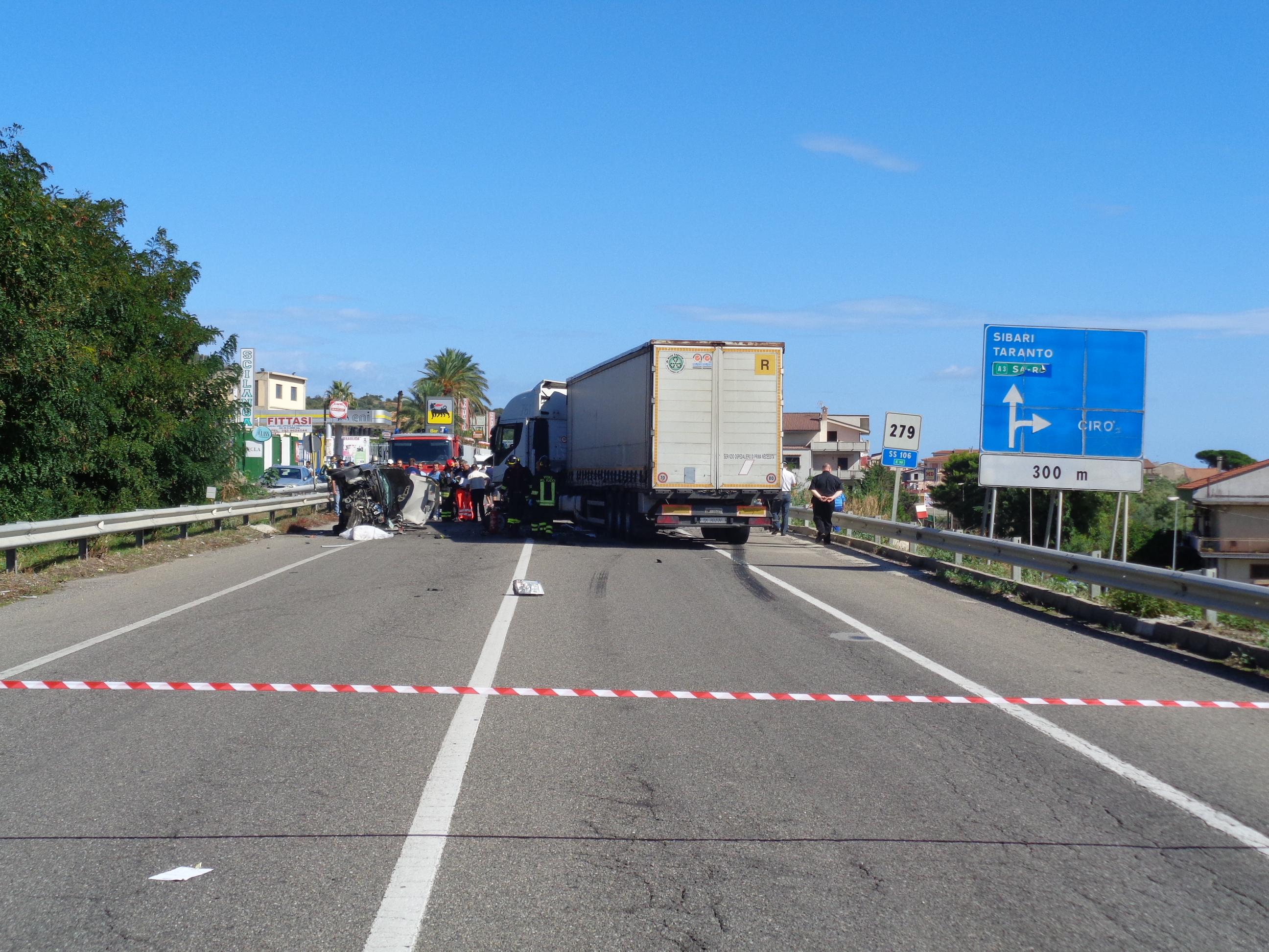 Incidente stradale mortale sulla 106 Jonica - 