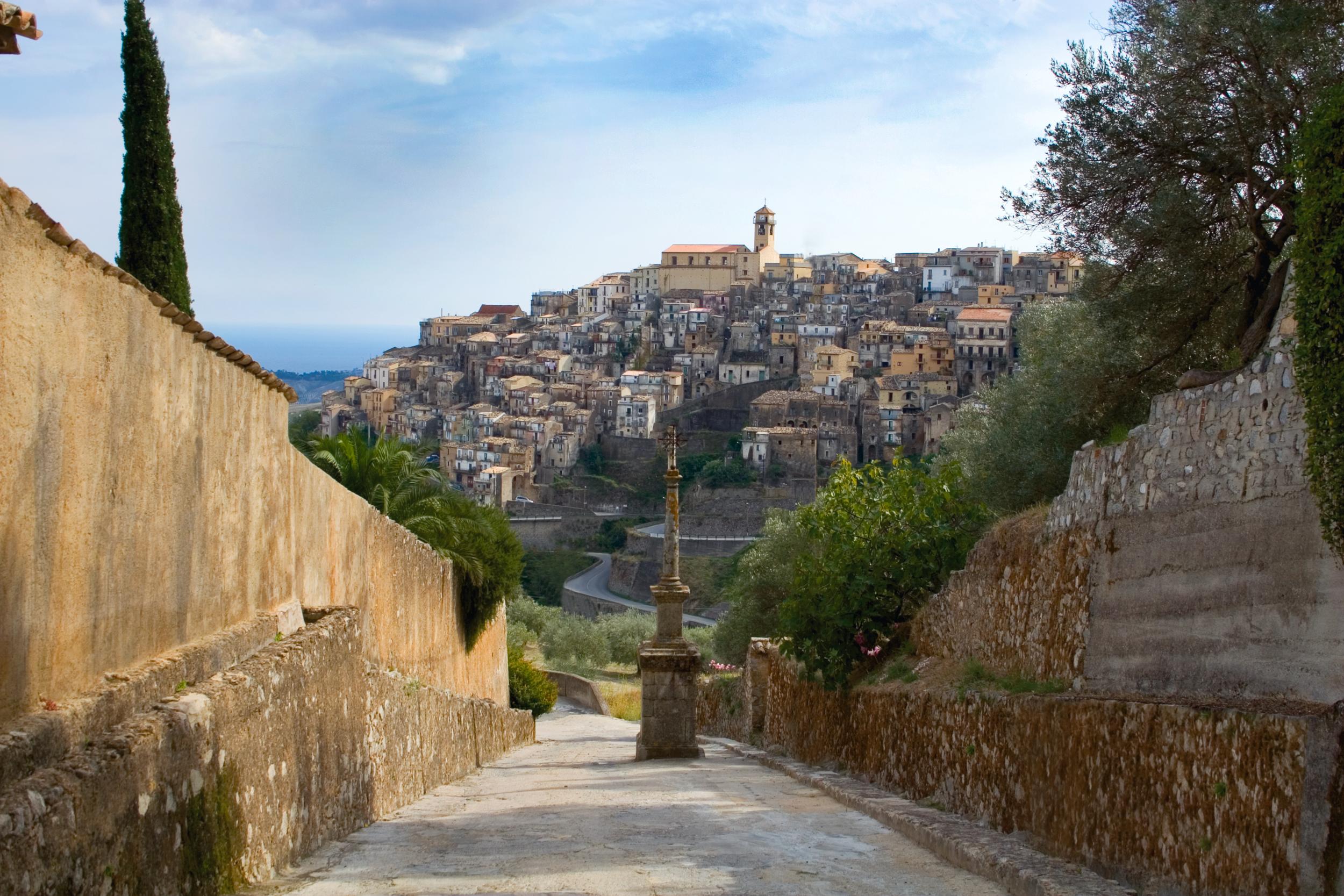 Prorogato lo scioglimento del Comune di Badolato - 