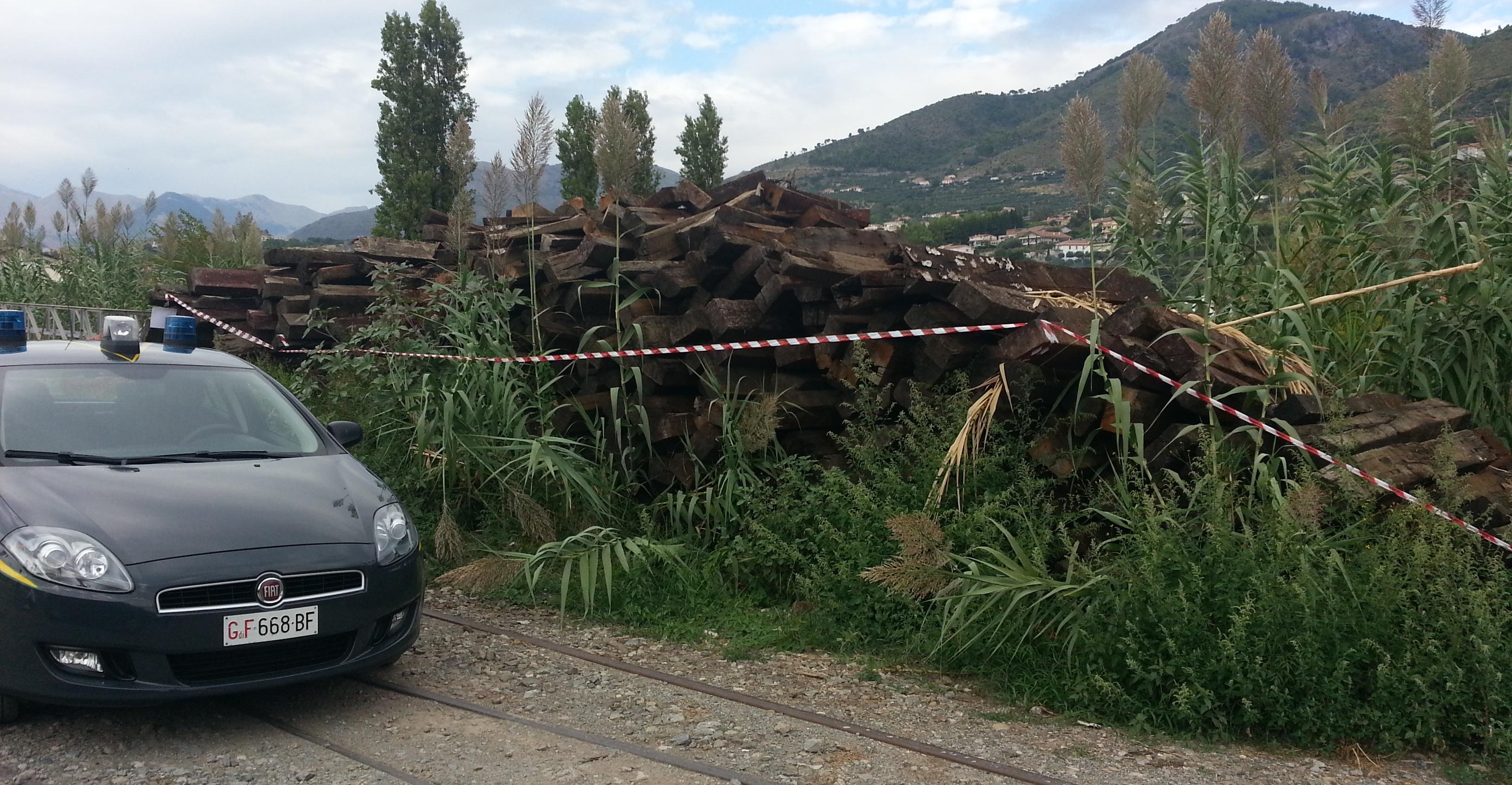 SEQUESTRATE 64 TONNELLATE DI TRAVERSINE TOSSICHE E PERICOLOSE PER LA SALUTE - 