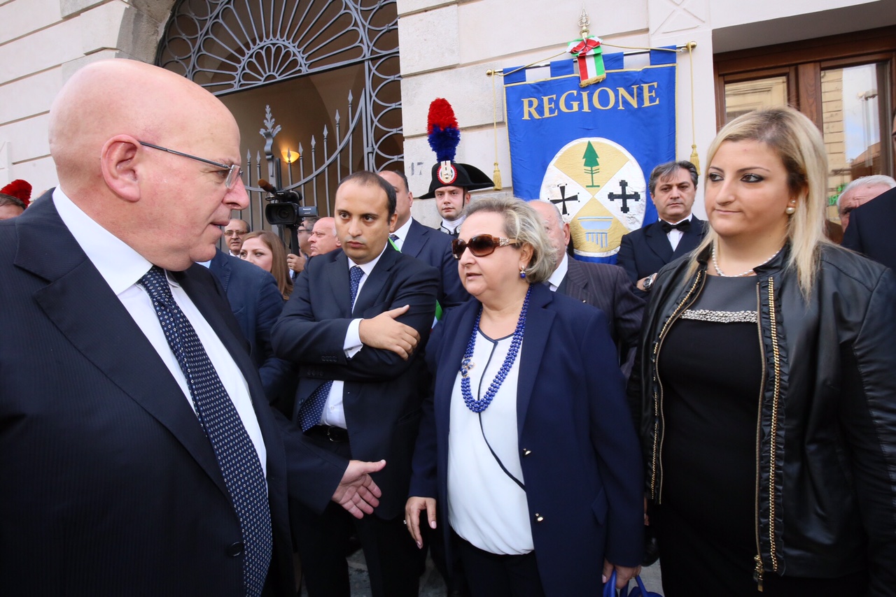 LOCRI: IL SALUTO DEL PRESIDENTE OLIVERIO NEL CORSO DELLA COMMEMORAZIONE DI FRANCO FORTUGNO - 