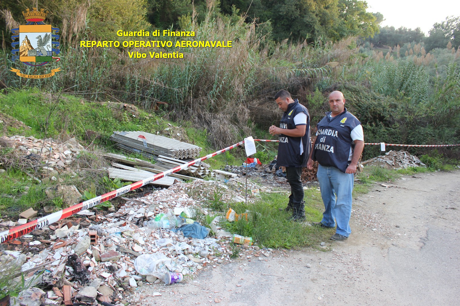 SCOPERTA DISCARICA DI RIFIUTI CONTENENTE ETERNIT: DENUNCIATO PROPRIETARIO PER GRAVI VIOLAZIONI AMBIENTALI - 