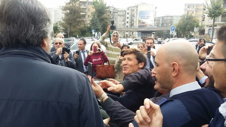 Truffa per partecipare a Sanremo: Gianni Morandi sentito come teste - 