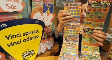 GRATTA E VINCI: PENSIONATO VINCE 1500 EURO A SETTIMANA PER 20 ANNI - 