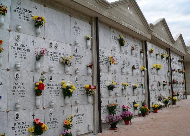 Siderno: Nel cimitero cittadino verrà eretto un monumento in ricordo delle vittime della strada - 