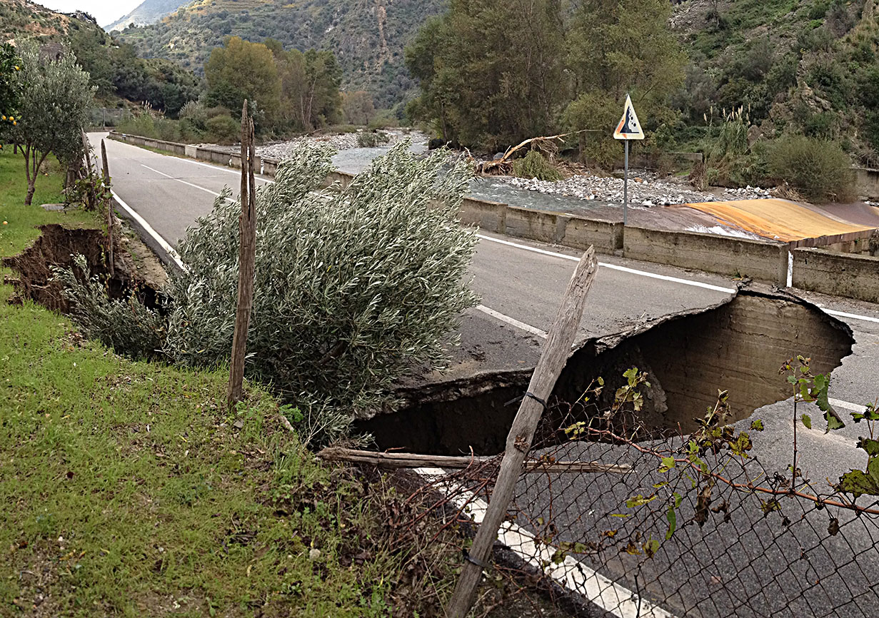 STILARO SP95 OGGI INIZIO LAVORI E DOMANI APERTURA - 