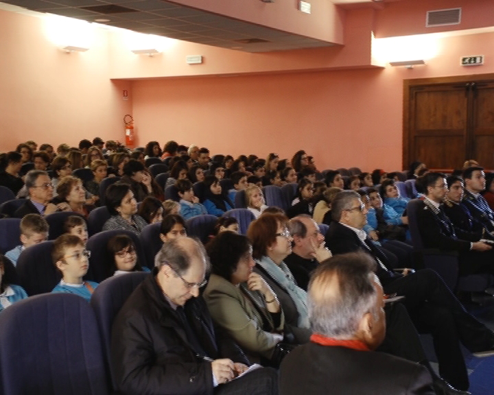 INAUGURATO ANNO SCOLASTICO A LOCRI, LA CITTA' RICORDA L' OMICIDIO DEL DOTT. FORTUNATO LA ROSA - 