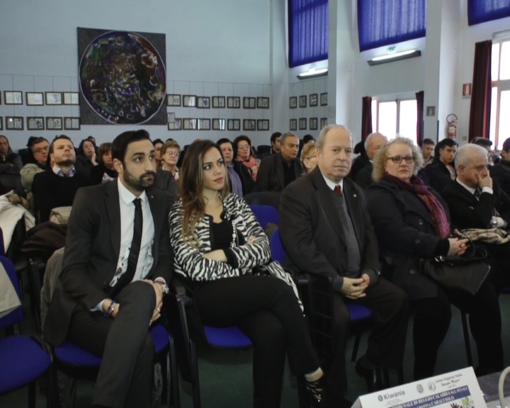 Locri: Convegno sui Diritti dellInfanzia e dellAdolescenza con l'Associazione KIWANIS - 