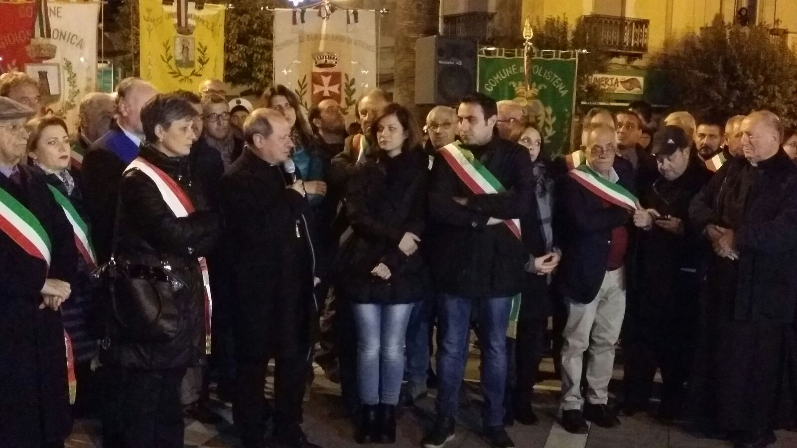 Il discorso del Vescovo Mons. Francesco Oliva durante la manifestazione di solidarietà nei confronti del Sindaco Salvatore Fuda - 