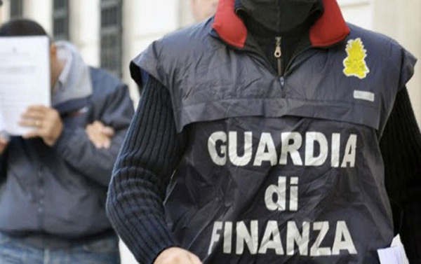 Operazione Guardia di Finanza: Quattro fermi per coltivazione di droga - 