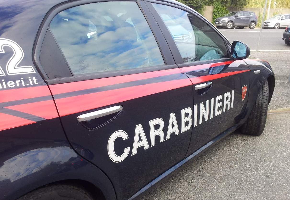 Carabinieri Locride: controlli ad esercizi pubblici. Scoperti lavoratori in nero e irregolari. Sospensione di unattività commerciale e accertate violazioni per oltre 250.000,00 uro. - 