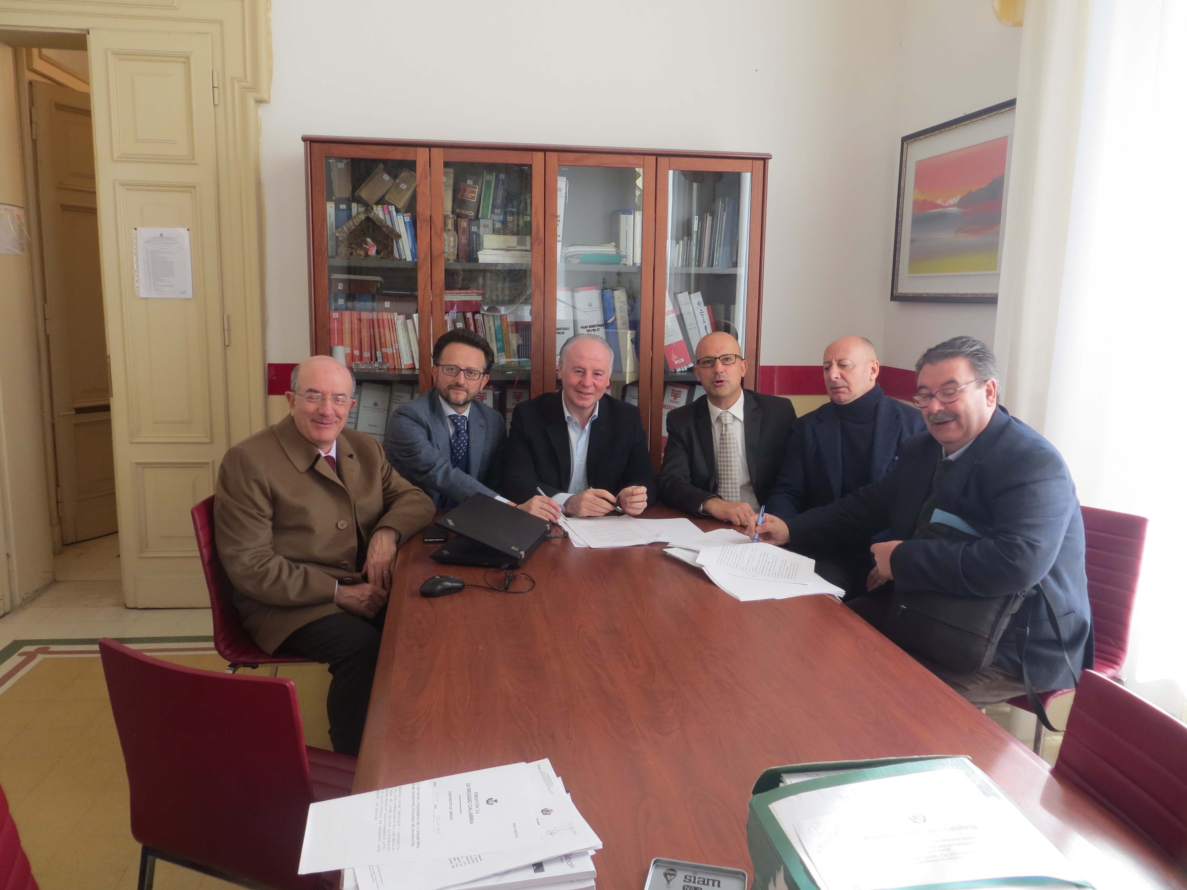 FIRMATO IL CONTRATTO PER LA PROGETTAZIONE ESECUTIVA DEL LICEO MUSICALE  DI CINQUEFRONDI - 