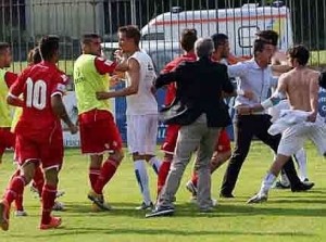 Calcio: stangata sul Bianco, gara persa 0-3 con la N. Gioiese e tante squalifiche - 