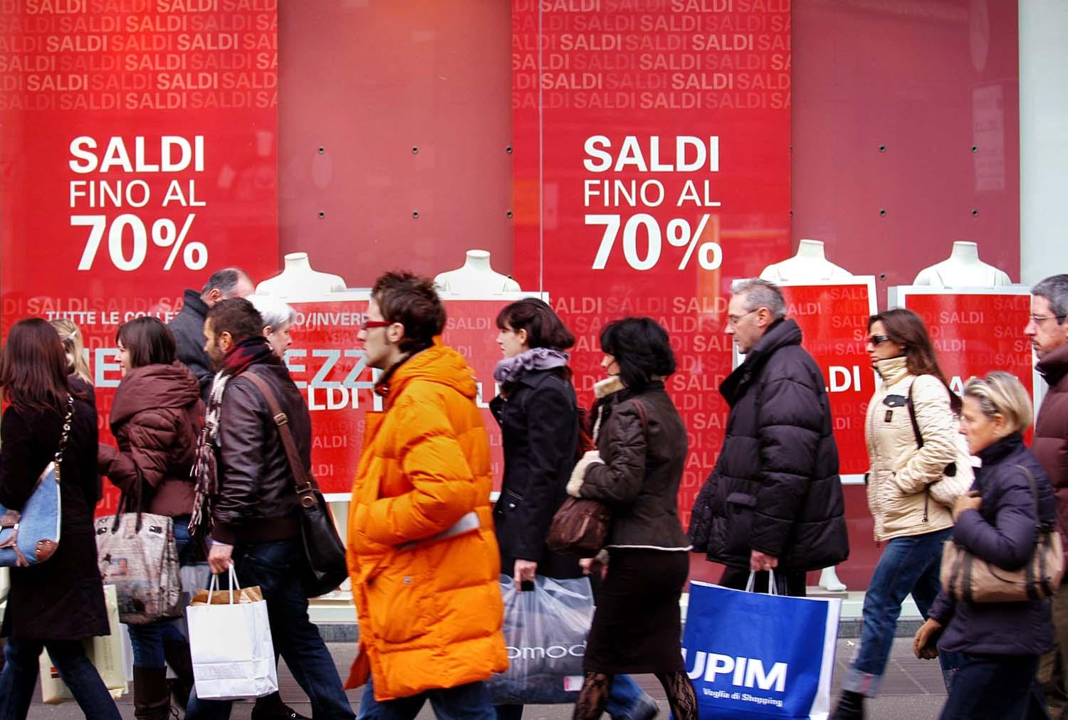 SALDI IN ARRIVO...MA CHI COMPRA? - 