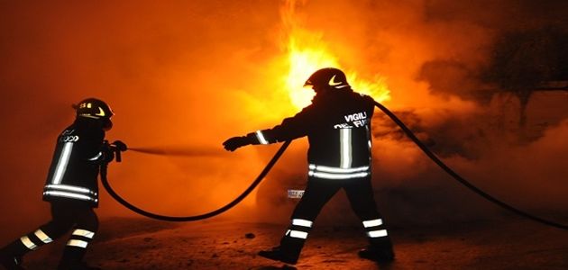 Incendiata auto a una giornalista. Vescovo 'siamo vicini'  - 