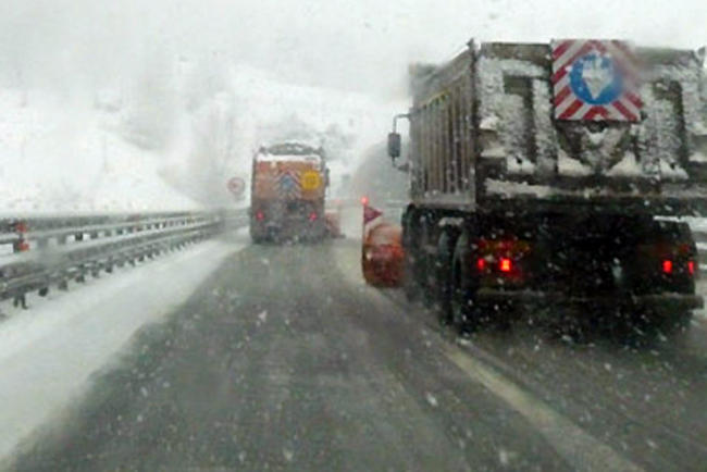 Stop ai mezzi pesanti su tratto Calabria A3 a causa della neve  - 