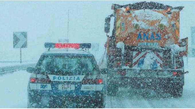 NEVICA IN CALABRIA: ANAS A LAVORO CON MEZZI E UOMINI - 