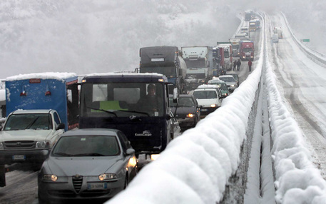 A3: Automobilisti fermi per 10 ore. Adesso si cercano i responsabili. - 