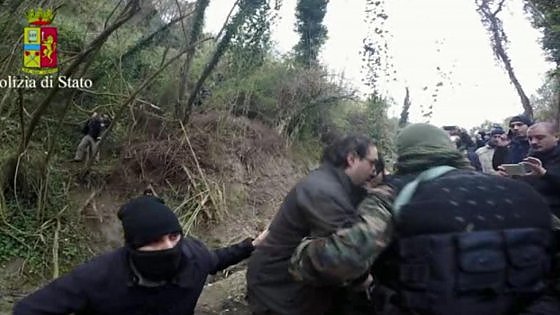 'Ndrangheta: nel bunker i boss Crea e Ferraro mangiavano ostriche  - 