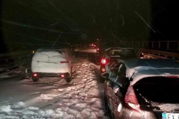 SA-RC Bloccata per neve. Sono 5 gli indagati per linferno passato degli automobilisti sullA3 - 