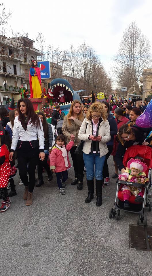 Sfilata di carri nella Valle del Torbido: Una comunità che vuole crescere e guardare avanti - 