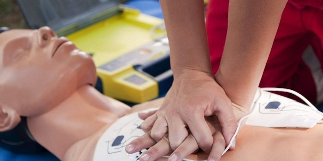 LOCRI: UNA QUESTIONE DI CUORE, GIORNATA DI SENSIBILIZZAZIONE SULL'IMPORTANZA DEI DEFIBRILLATORI  - 