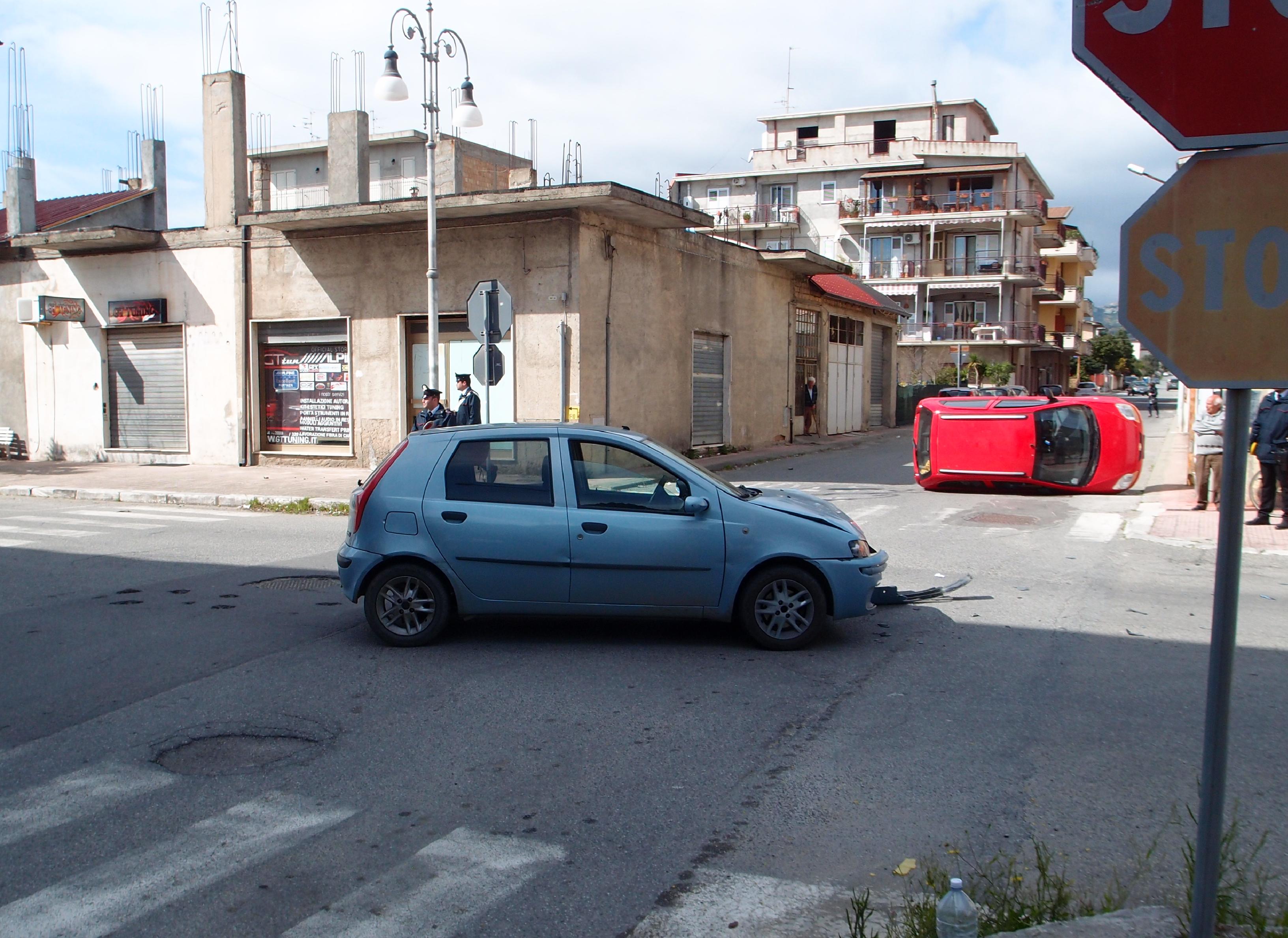 Locri: incidente stradale, nessun ferito  - 