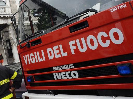 Incendiata l'auto dell'assessore del Comune di Rende Vittorio Toscano - 