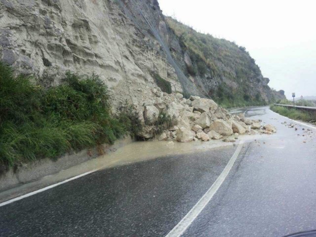 RIAPRE DALLE ORE 13 DI OGGI PER IL PERIODO PASQUALE LA CARREGGIATA CHIUSA DALL'ANAS TRA GROTTERIA E SIDERNO - 