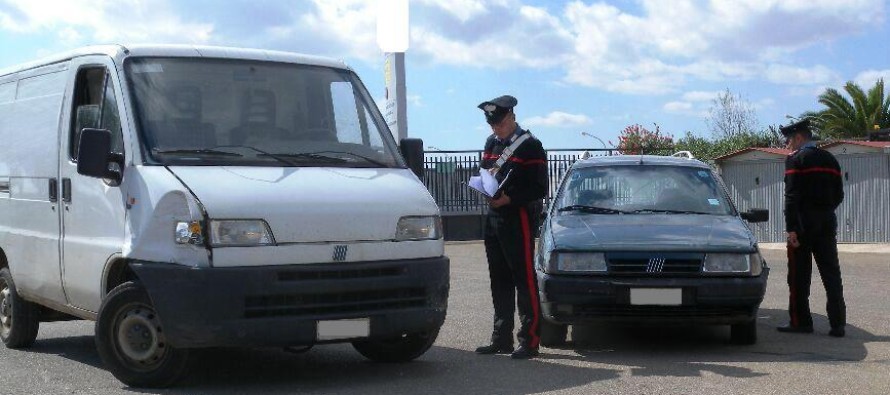 Rubano furgone e chiedono denaro per restituzione, arrestati  - 