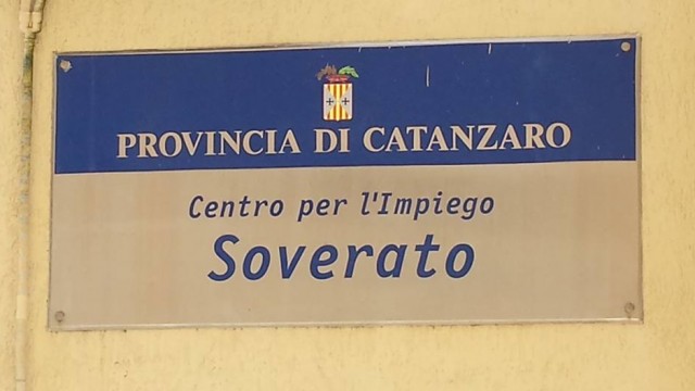  IL CENTRO PER LIMPIEGO DI SOVERATO È STATO LUNICO DELLA CALABRIA AD ADERIRE AL BANDO BOTTEGHE DI MESTIERE E DELLINNOVAZIONE PUBBLICATO DA ITALIA LAVORO    - 